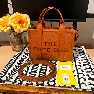 Marc Jacobs Small The Tote Bag - Argan Oil